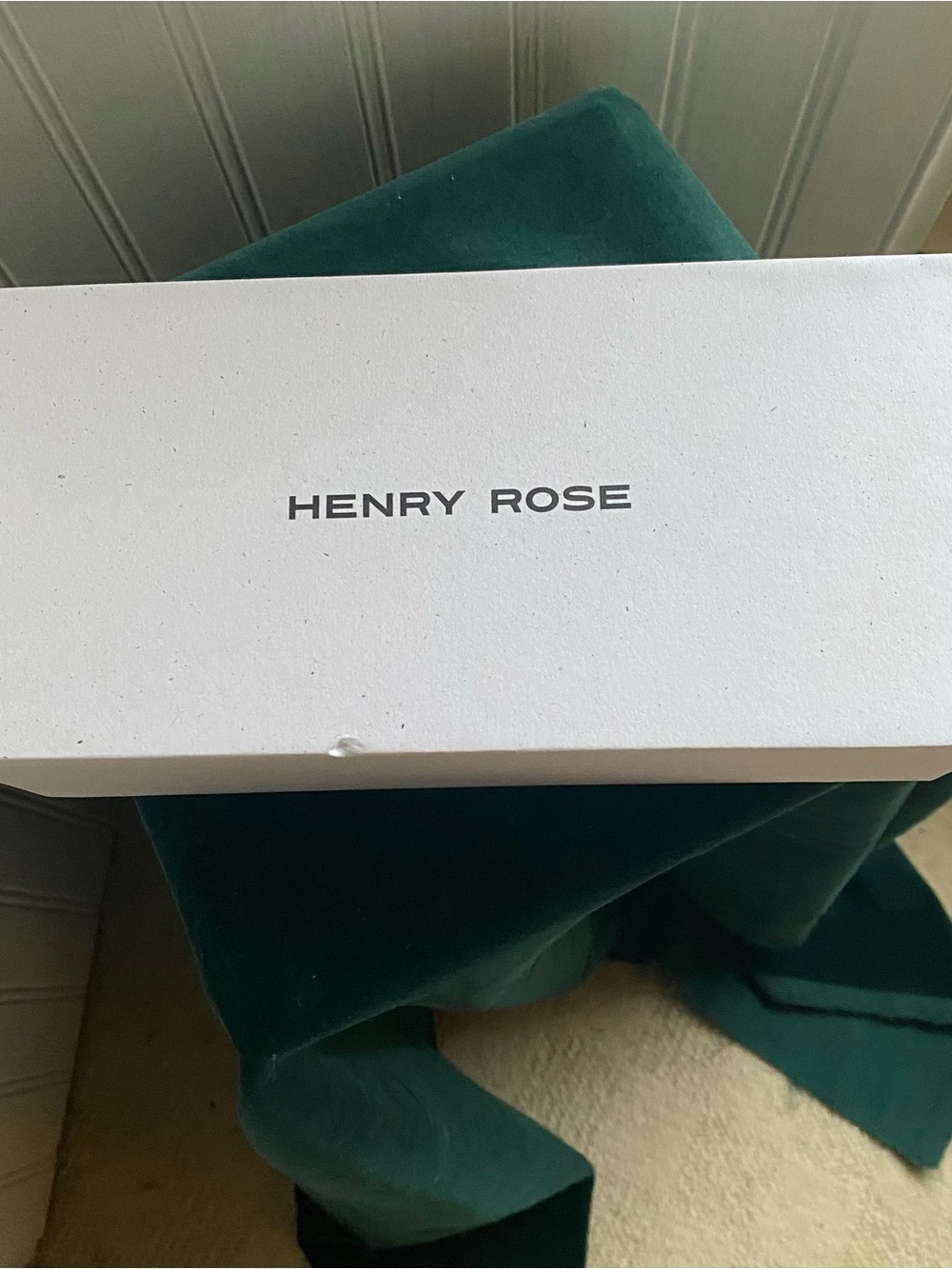 Henry Rose White Gift Set 3 Candle Box - Elegant Packaging